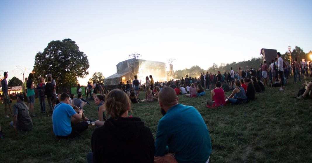 10541-a-j-rk5jdueqhoq-unsplash.png Belgische festivalganger