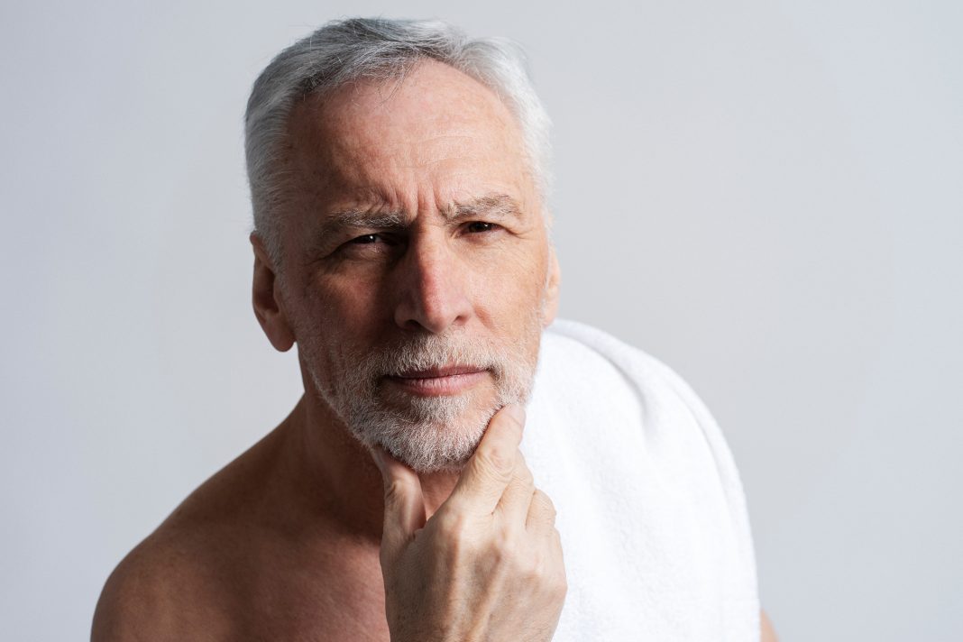 Hoe vaak moet je douchen na 50? Wat je gezondheid echt nodig heeft