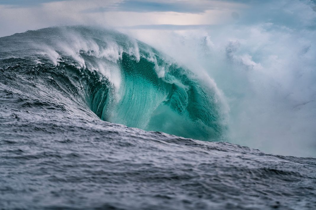 Een bijzonder natuurverschijnsel: de monstergolf bij Ucluelet