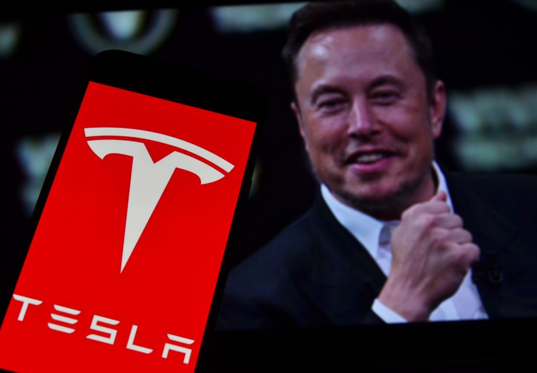 Musk vecht dag en nacht – Kan hij Tesla's ondergang stoppen?