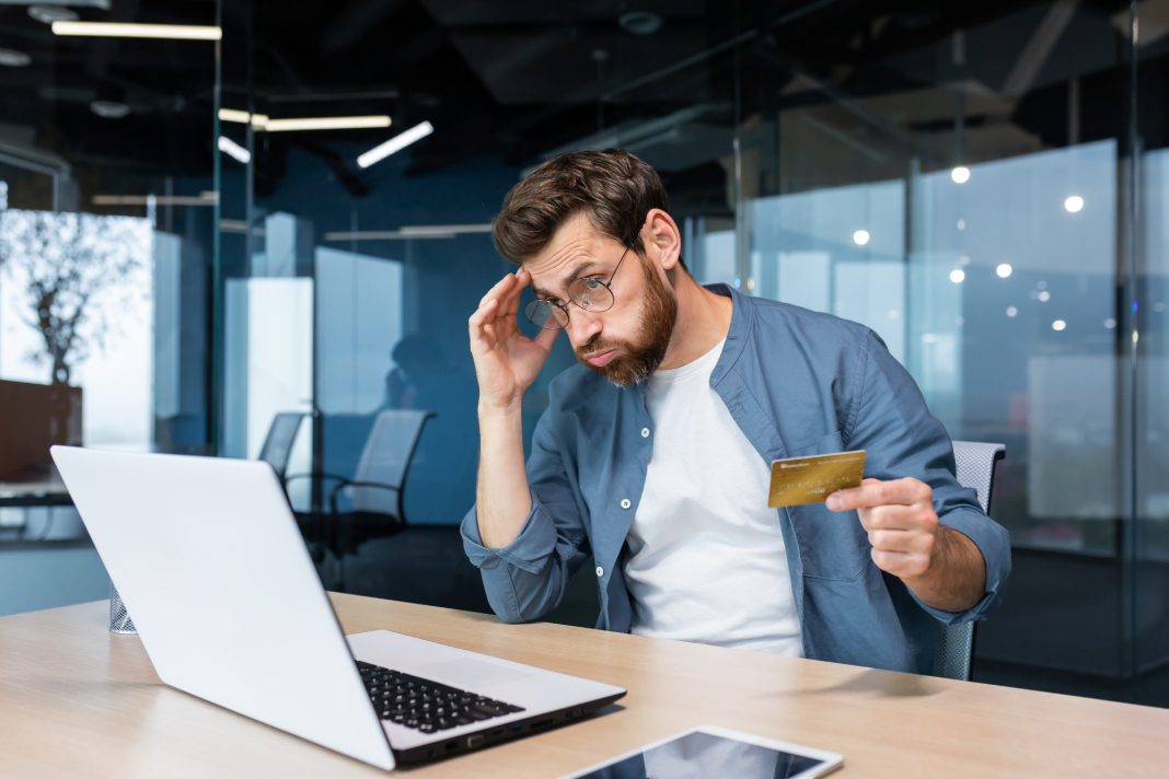 Pas op: deze nieuwe bankfraude via je mobiel kan je ruïneren