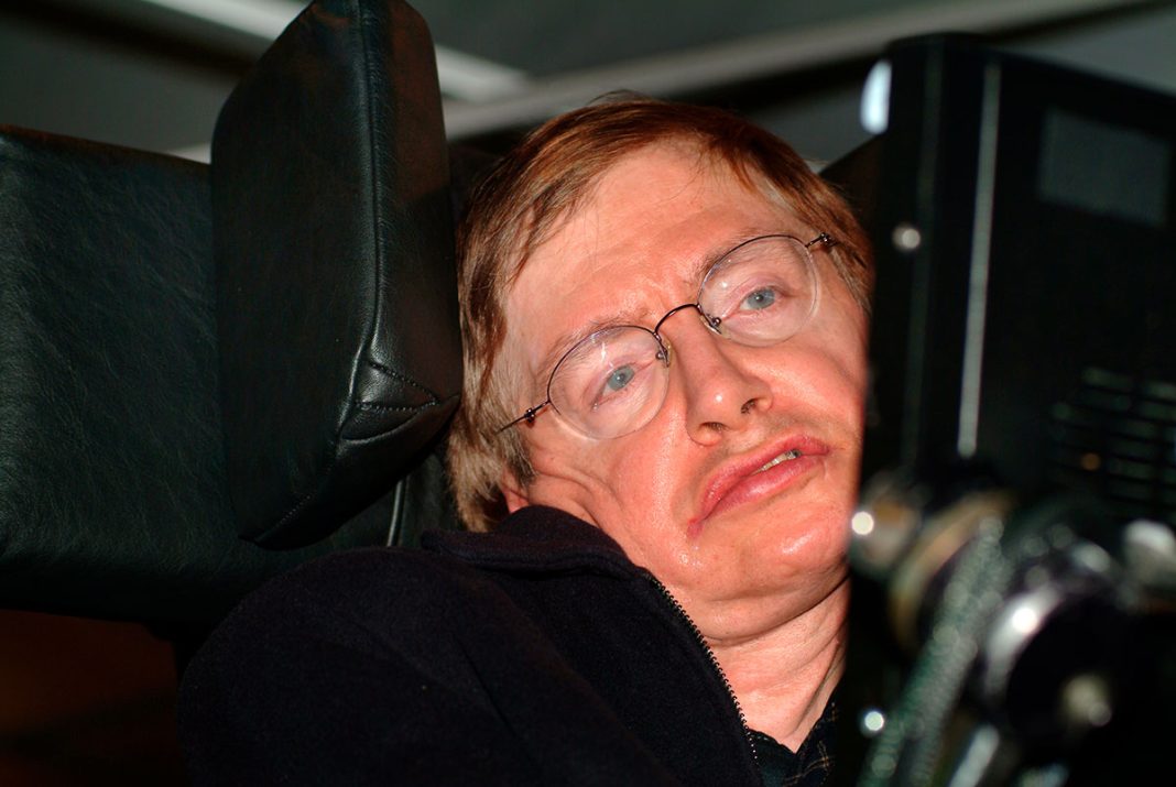 Stephen Hawking had 30 jaar geleden het jaar 2025 voorspeld en zijn visies zijn treffend en intrigerend