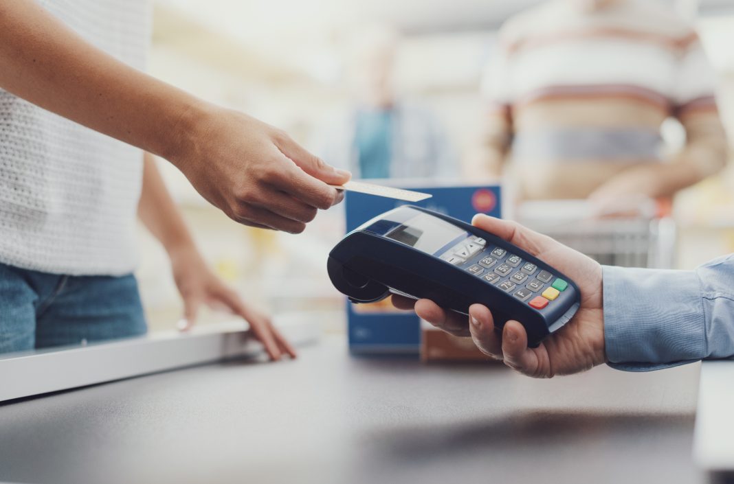 Pas op: Deze ‘witte kaart’ truc maakt je €300 armer in 2 minuten