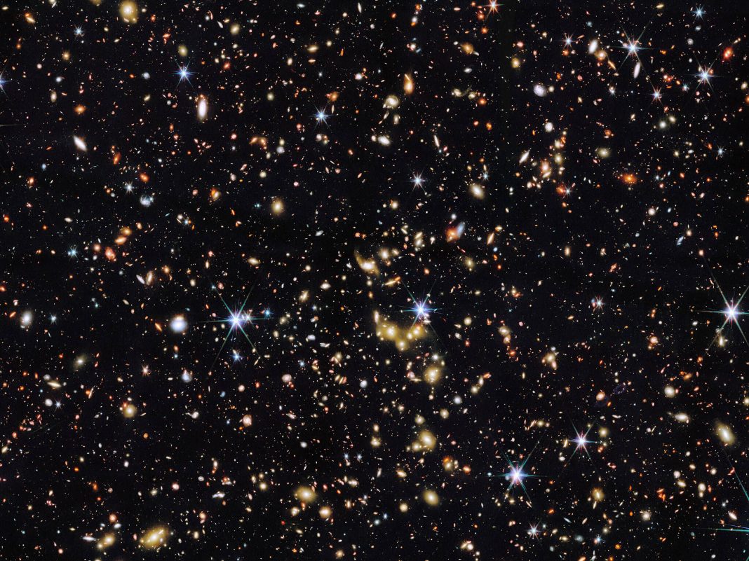 Onverwachte patronen in de ruimte, vastgelegd door de James Webb Space Telescope