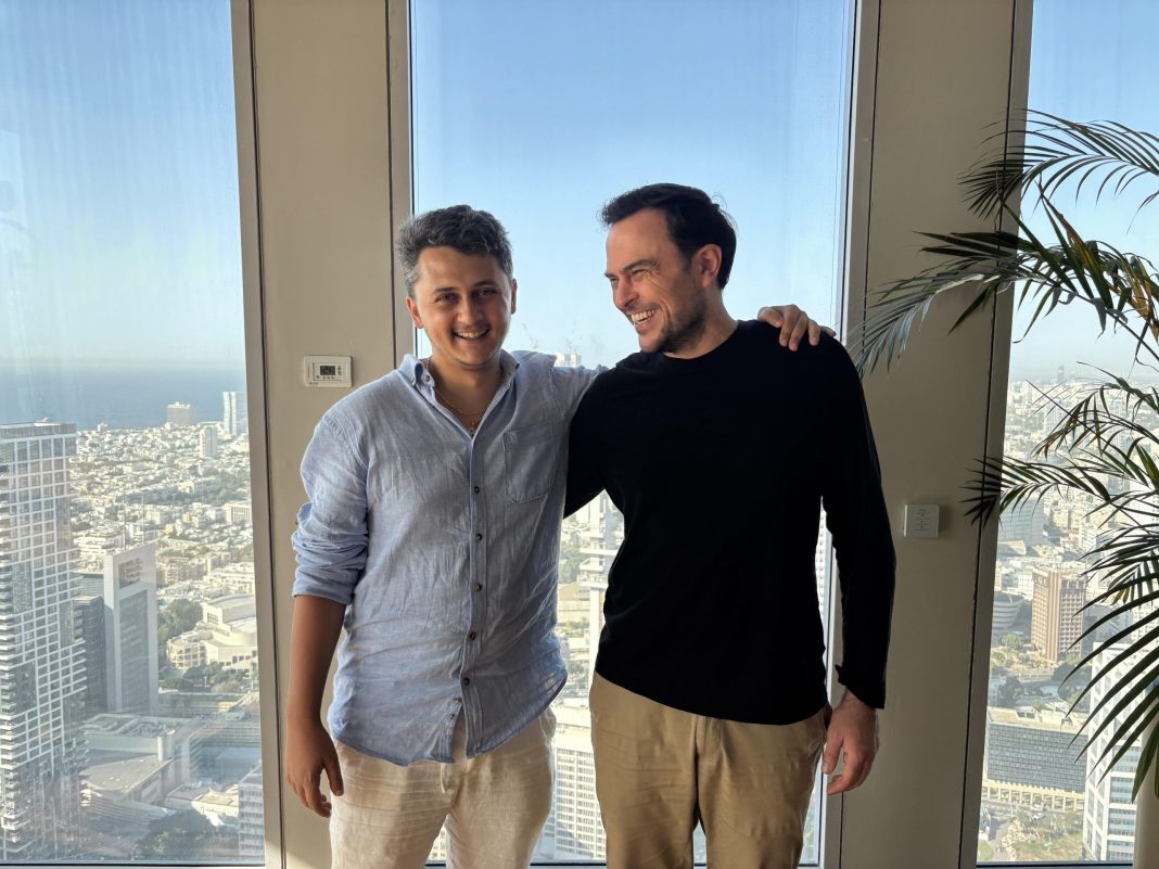 13097-max-antoine-datasharp2-2