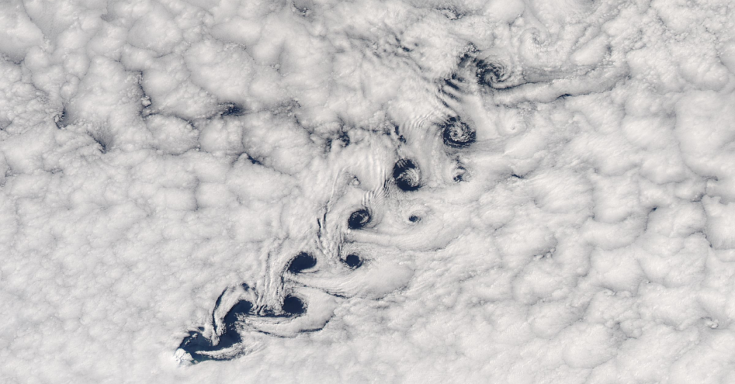 Cloud vortices off Heard Island, south Indian Ocean Cloud vortices off Heard Island, south Indian Ocean